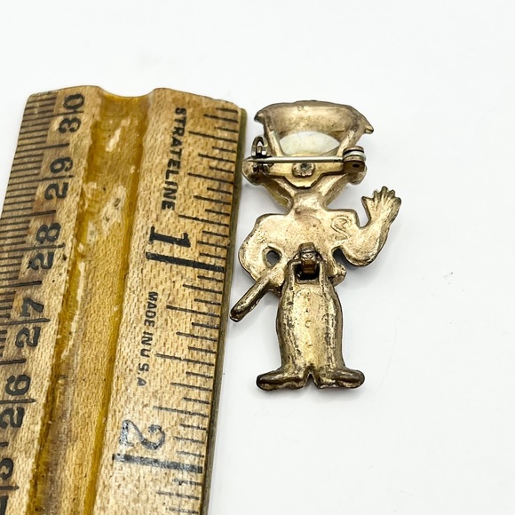 Estate enamel shell articulating Policeman brooch pin - Picture 7 of 7